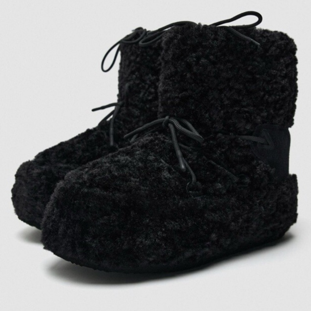 NWT ZARA Fuzzy Fleece Short Black Winter Faux Furry Front Tie Lace Up Boots Sz 5